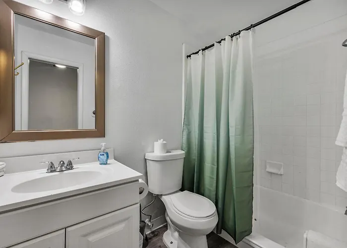 Apartment Elegant Getaway In Old Town *